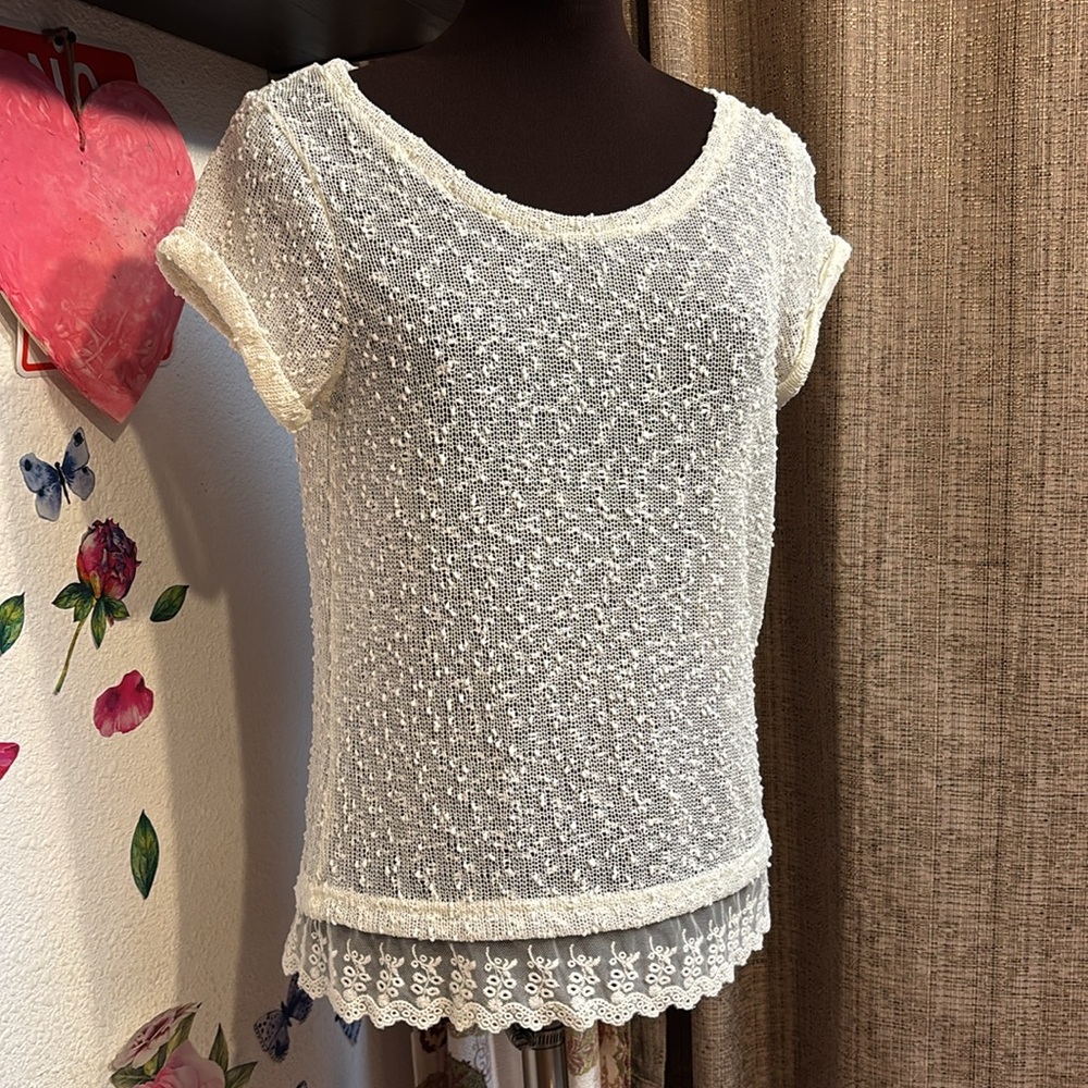 Made for me to look amazing elegant rolled short sleeve cream lace top. Size L.